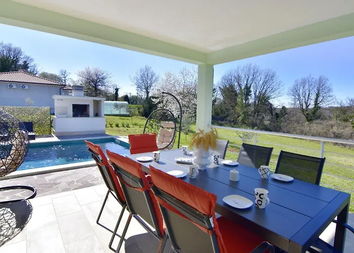 Kuca By Interhome Holiday home Buroli