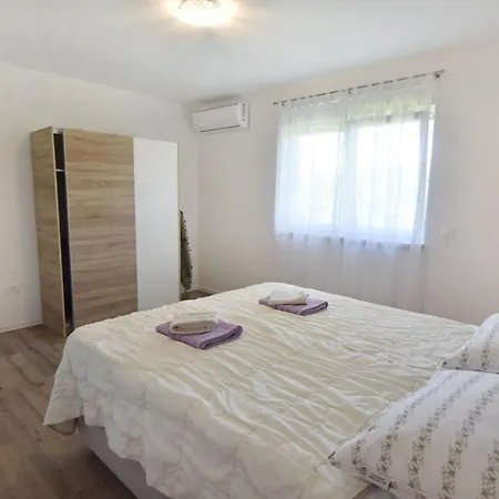 Ferienhaus Kuca By Interhome Buroli