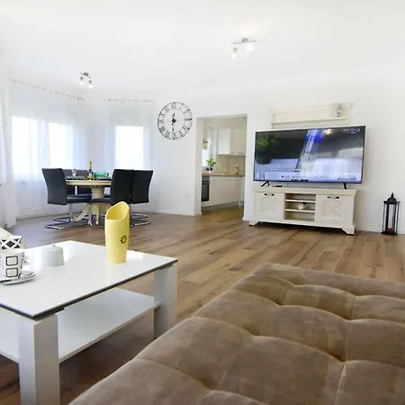 Ferienhaus Kuca By Interhome *